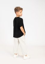 Σετ μαύρη κοντομάνικη μπλούζα  με μπεζ παντελονι - Image 2