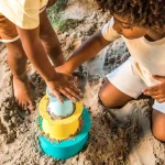 Quut. Κουβαδάκια για πύργους στην άμμο Lagoon/ Banana blue QU172833 - Image 7