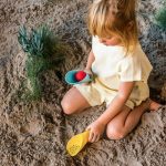 Quut. Φτυάρι-σίτα-μπαλάκι για παιχνίδι στην άμμο Banana Blue (γαλάζιο)QU172970 - Image 4