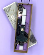 Λαμπάδα Wednesday σε Κουτί, Γκρι