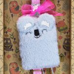 Λαμπάδα με Γούνινο Notebook Κοάλα - Image 3