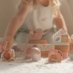 LITTLE DUTCH. Σετ ξύλινα τουβλάκια Fairy Garden FSC - Image 3