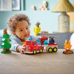 10473 FIRE TRUCK WITH HOSE AND FIREFIGHTER - Image 3