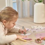 LITTLE DUTCH. Σετ ζωγραφικής - κατασκευών σε βαλιτσάκι Rosa Fairy Garden - Image 9